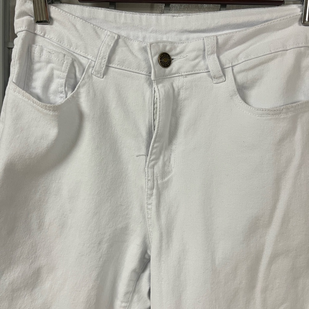 Amazing White Straight-Leg Jeans, Size Small - Picture 2 of 7